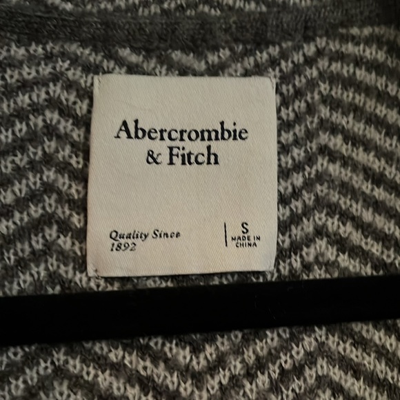 Abercrombie & Fitch Long Cardigan Sweater - Picture 3 of 9